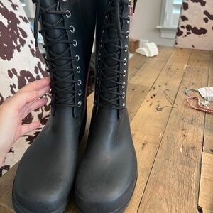 Chooka tall black and green lace up rain boots size 10 ladies